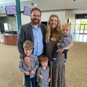 Meet your Posher, Aron